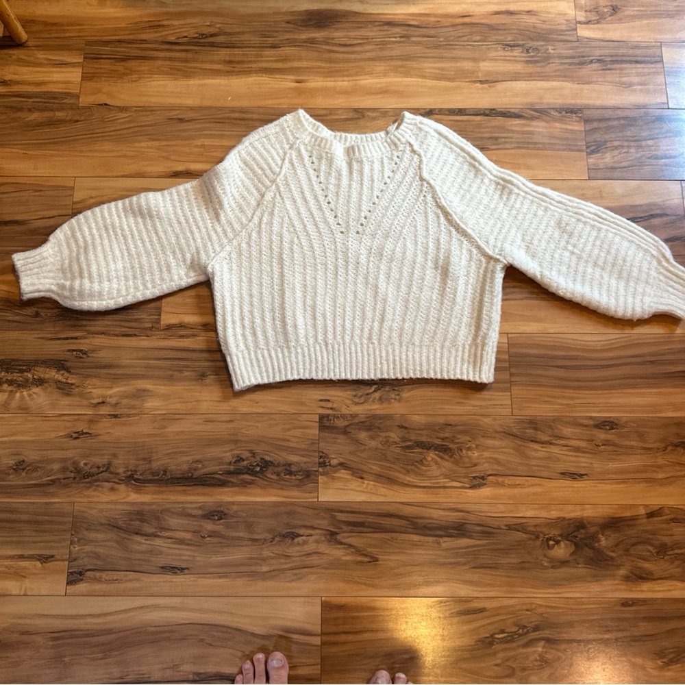 Free People Cropped  Cable Sweater Bell Sleeve Loose Knit Crew Neck Small Ivory